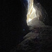 Geheimnisvoller Schlund - Blick von unten den "Gletscher" hoch ins Tageslicht (Foto: [U 3614adrian])