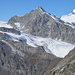 Das Allalinhorn 4027m (rechts hinten halb verdeckt: Alphubel 4206m)