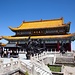 Tempel am Zhongtai-Gipfel. Die große Anlage wurde offensichtlich erst kürzlich erbaut.