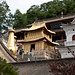 Im rückwärtigen Bereich des Xiantong-Tempel (显通寺) liegt die Goldene Halle.