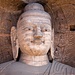 Detailaufnahme der monumentalen, 14 Meter hohen Buddha-Statue von Höhle 20. Diese Höhle wurde in der ersten Bauphase Mitte des 5. Jahrhunderts errichtet.