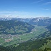 rechts oberhalb der Rofan und in Bildmitte der Achensee, in Wolken das Karwendel