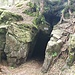 Eingang zur Chessere-Höhle / man kann ca. 30m weit hineinkraxeln