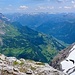 Ein Blick vom Gipfel des Ortstock hinunter nach Braunwald (Glarus).