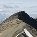 Spitzig Gretli 2788 m im Zoom, der stattliche Steinmann ist schon von weitem sichtbar