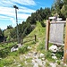 Qui il percorso si innesta con la strada sterrata che dal Tombea scende a Magasa