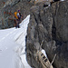 Die Rettungsbare beim Obertaljoch ist noch weit unter dem Schneeniveau.