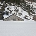 die Alphütten bei Hinder Waldi stecken auch noch tief im Schnee