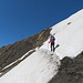 Nochmals ein steiles Schneefeld bei der Querung in die Schweiz und zum Gipfelhang