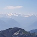 Blick zu den Berner Alpen. Viel Feuchtigkeit trübt die Sicht