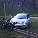 <b>Posteggio la bicicletta vicino alle auto dei rifugisti e poco dopo le otto mi incammino sul sentiero bianco/rosso in direzione della Capanna Scaletta. </b>