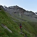 il sentiero in mezzacosta verso l'Alpe Money