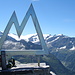 "Gipfelkreuz" mit dem Triftgletscher im Hintergrund