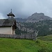 Rückblick an der Fodara Vedla, das schwarze Band ist deutlich zu erkennen