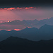 die Sonne zögert etwas. Hinten rechts der Hochvogel im Allgäu
