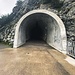 ab durch den östlchen Tunnel am See