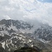 Weissmies wird von Wolken gestreift.