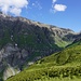 Abstieg über die Carnusa Alp, am Talschluss dominiert der Piz Tarantschun.
