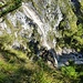 Blick auf einen Wasserfall, der sich im Abstieg links der Grünwaldrinne befindet  und vom Steig einsehbar ist. Das interessante daran ist ja wo das Wasser herkommt?