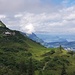Alphütte Gitschen mit Bergstation der Seilbahn