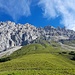 Aufstieg zum querverlaufenden Steig unterhalb der Südwände