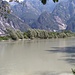 Bella panoramica del fiume Mera che si avvicina al lago di Mezzola.