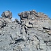 Tristelhorn. Das Steinmännchen ist eher schwierrig erreichbar auf dem linken Felsen. Der rechte Felsen tuts aber auch.