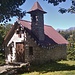 Località Sparesee. Siamo nei pressi del punto più alto di questa prima parte di tappa. Qui troviamo una bella chiesetta dedicata alla Madonna dell'Assunzione. Domenica, ferragosto, questo posto festeggerà l'assunzione di Maria Vergine con una santa messa, come accade tutti gli anni. Presenti tavoloni in legno e panchine che ci permettono di fare una sosta e consumare il nostro pranzo visto l'ora. Mezzodì.