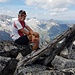 Julian on TOP beim seltsamen Gipfelzeichen