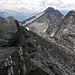 Hohe Warte Südgipfel(3095m), hinten die Napfspitze; der Übergang zum SG ist II laut AV-Führer, gut 1 Std.