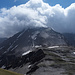 Der Gipfel des Rappehorns über den ungeheuren Schutthalden hüllte sich in Wolken