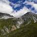 Unser heutiges Ziel: Fuorcla Val dal Botsch in der Bildmitte