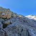 <b>L’accesso alla capanna lungo il sentiero bianco/blu offre dei bellissimi panorami sui ghiacciai, che suscitano ovviamente una sensazione di gita d’alta montagna. </b>