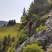  Im recht happigen Abstieg vom Oberbergpass. Ist als Bergweg markiert in weiss rot weiss???