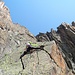SL7: an schönem Fels vom Schrofenband Richtung Gipfelwand (links oben ist der Headwall mit der Ausstiegsverschneidung)