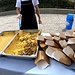 <b>Da Rancate ci spostiamo a Riva San Vitale, dove, in riva al lago, gustiamo una porzione di deliziose acquadelle fritte con patatine, preparate dai cuochi del Ristorante Caffè Sociale. </b>