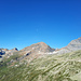 Au sommet du Hockuchriz (2593m), vue sur la randonnée d'aujourd'hui : montée à la Gitzifurggu (à droite) et retour par le Ferdenpass (à gauche).
