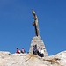 Die goldene "Madonna delle Nevi" auf dem Monte Moropass, ein Anziehungspunkt für die vielen italienischen Touristen