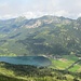 Blick von der Krinnenspitze hinab ins Tannheimer Tal mit dem Haldensee.