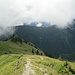 Abstieg von der Krinnenspitze Richtung Joch bei der Gräner Ödenalpe.