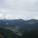 Blick nach Norden über das Tannheimer Tal. Im Hintergrund hören die Alpen auf.