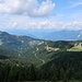 Gipfelblick am Poludnig vorbei ins Gailtal.