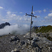 ...und Aussicht nach SW zu SW-Gipfel, Rocher Plat (darüber von rechts u.a. Les Cornettes de Bise, Le Linleu und Tour de Mayen) Gummfluh und Pointes de Sur Combe