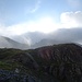 Erste Sonnenstrahlen über dem Nebel