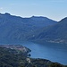 Mandello del Lario visto dal Belvedere di Ortanella. Sullo sfondo i mitici Corni di Canzo, l'antenna del Prasanto e la punta del Monte Cornizzolo.
