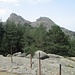 Dalla statua della Madonna della Neve, da cui si domina Tempio Pausania, guardando a sinistra si vede Punta Giugantinu (la prima a destra), che sarà la nostra prima meta.