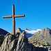 <b>Alle 8:30 imbocco il sentiero, che inizia in prossimità della croce di legno, di fronte al Restaurant Nufenen-Passhöhe. </b>