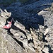 <b>Chilchhorn Cima Sud (2784 m).<br />Alle 9:25 mi aggrappo all’asta della bandiera rossocrociata issata sulla vetta: Chilchhorn geschafft!</b>