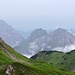 Potschallkopf oder Tajaspitze,2587m-links,Seitekopf(2344m)-mitte und Spitzkopf(2346m)-rechts, mein Fotokamera kann nicht weitergehen.