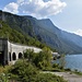 Il Sentiero del Viandante giunge al punto d'interruzione nei pressi della galleria ad arcate della strada statale 36 del lago di Como e dello Spluga.